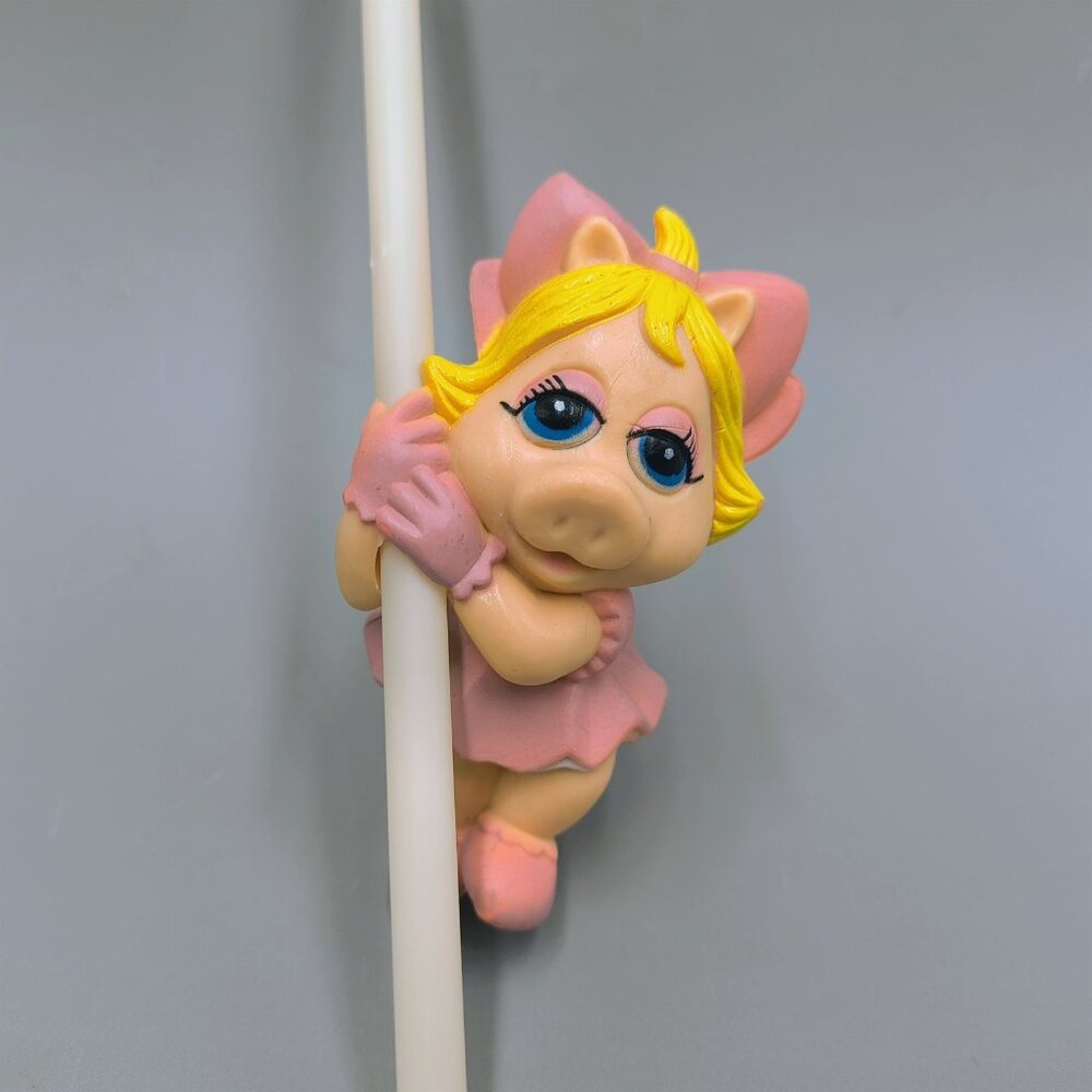 Rare Muppet Babies Miss Piggy Sip Clip Vintage Straw Buddy Figure Attachment